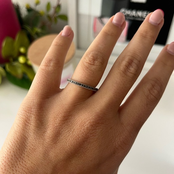 Black diamond band - Picture 2 of 3